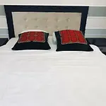 Dysnos Avenue Apartament *