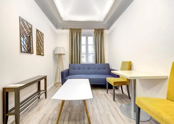 Dysnos Avenue Apartment